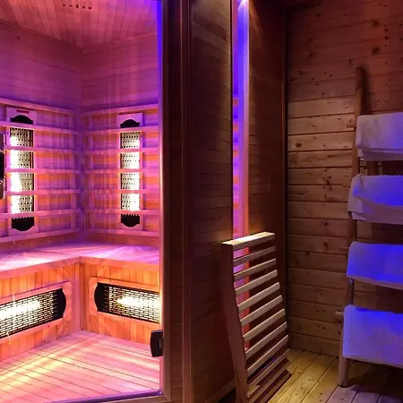 44 George House - Pool, Jacuzzi, Sauna, View Σπίτι διακοπών Tilaj