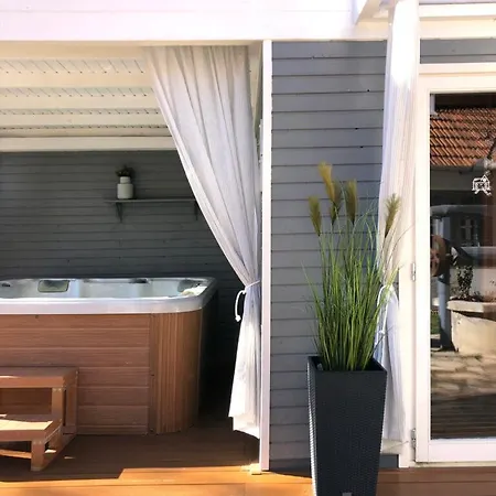 44 George House - Pool, Jacuzzi, Sauna, View Tilaj