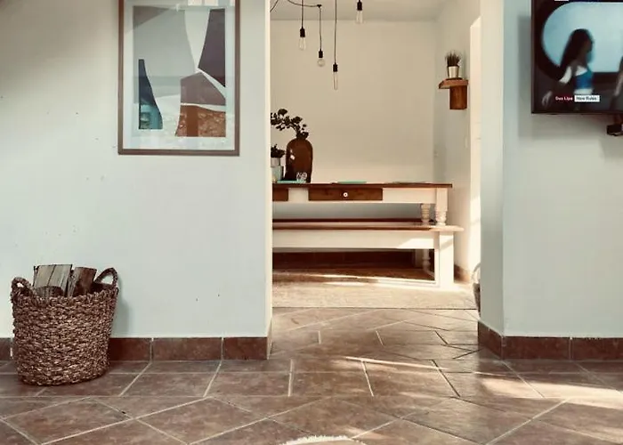 44 George House - Pool, Jacuzzi, Sauna, View בית נופש