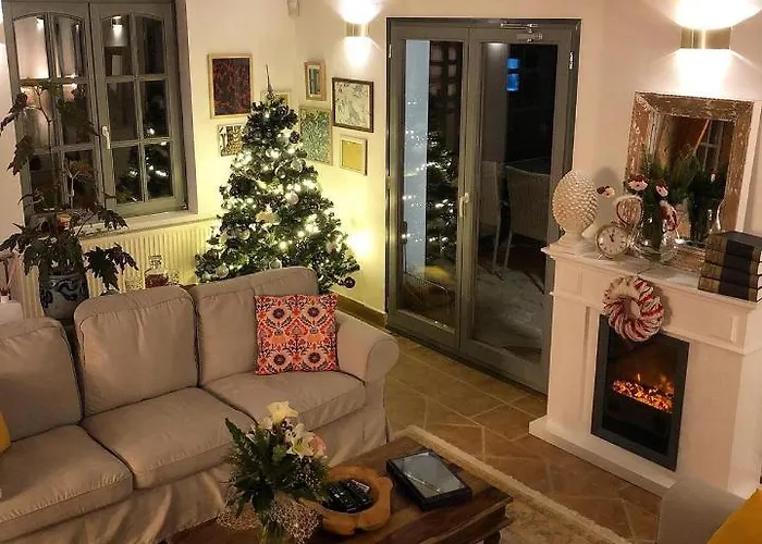 44 George House - Pool, Jacuzzi, Sauna, View בית נופש Tilaj