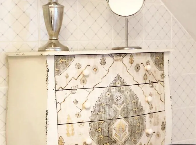 44 George House - Pool, Jacuzzi, Sauna, View