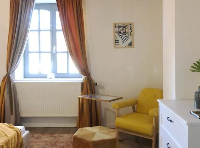 בית נופש 44 George House - Pool, Jacuzzi, Sauna, View Tilaj