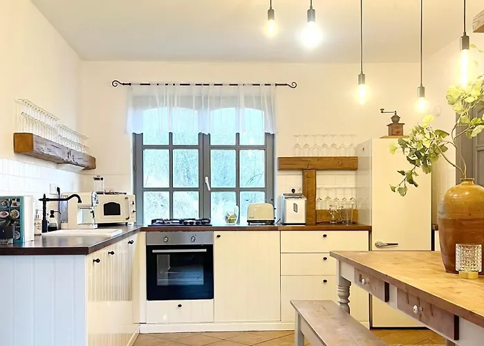 בית נופש 44 George House - Pool, Jacuzzi, Sauna, View Tilaj