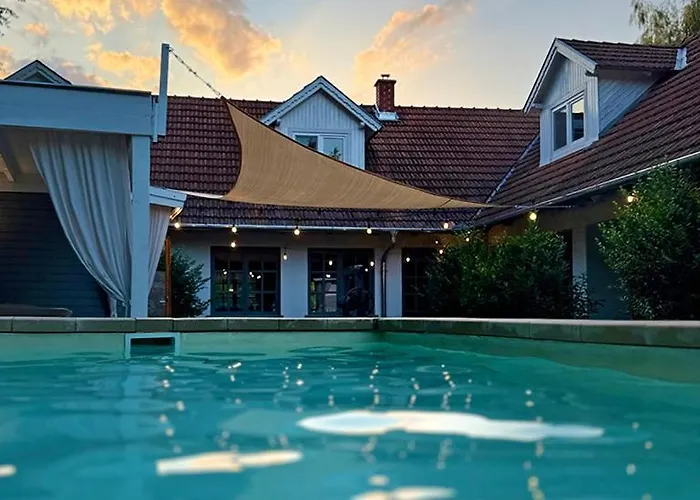 44 George House - Pool, Jacuzzi, Sauna, View בית נופש Tilaj