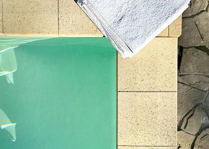 בית נופש 44 George House - Pool, Jacuzzi, Sauna, View Tilaj