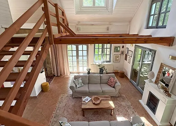 44 George House - Pool, Jacuzzi, Sauna, View